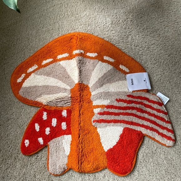 NWT Urban Outfitters Home Mushroom Tufted Shag Bath Mat - Picture 3 of 13